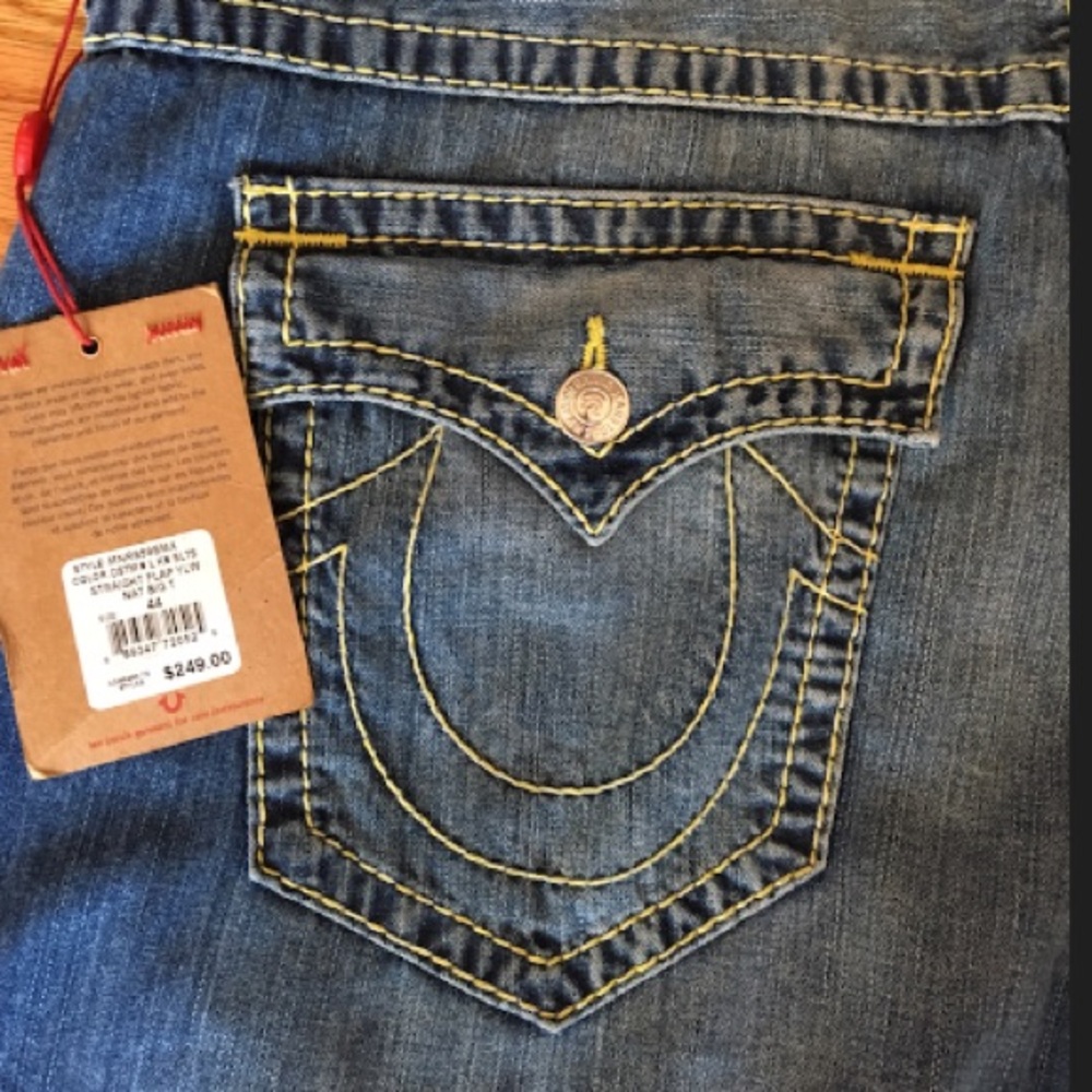 True Religion Straight Flap BIG T Distressed Jeans - Picture 8 of 8
